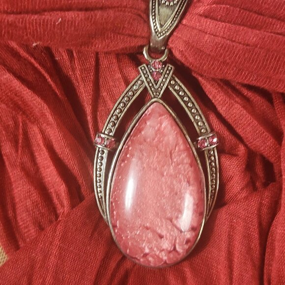 West Loop Brick Red Faux Cabochon Pink Crystal Large Pendant Charm Poly Scarf - Picture 15 of 16